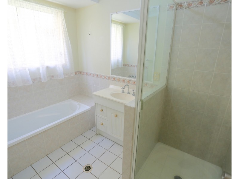 6 Hitchcock Lane, Keppel Sands QLD 4702