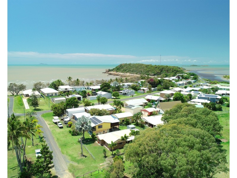 6 Hitchcock Lane, Keppel Sands QLD 4702