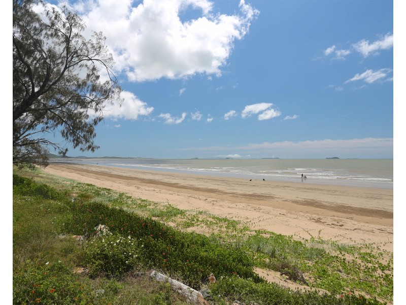 6 Hitchcock Lane, Keppel Sands QLD 4702