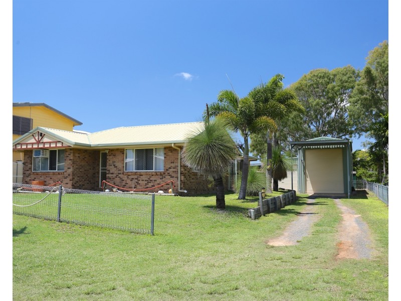 6 Hitchcock Lane, Keppel Sands QLD 4702