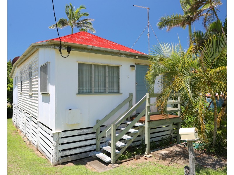 5 Archer Street, Emu Park QLD 4710