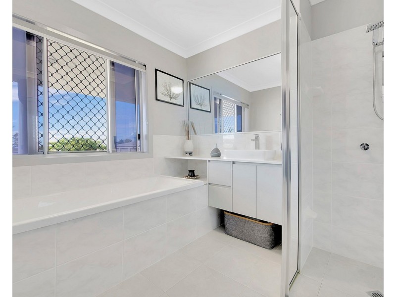 13 Arthur Street, Zilzie QLD 4710