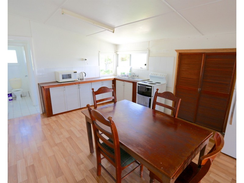 16 Bright Street, Emu Park QLD 4710
