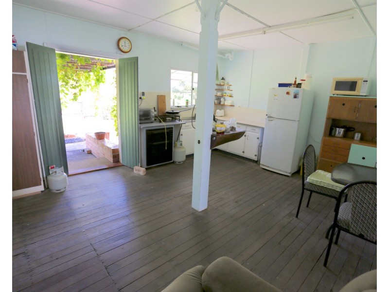 16 Bright Street, Emu Park QLD 4710