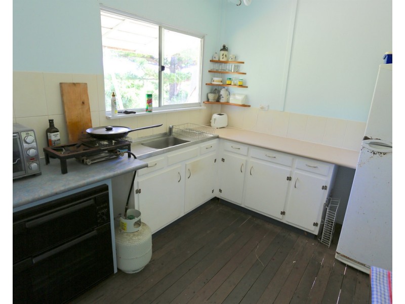 16 Bright Street, Emu Park QLD 4710