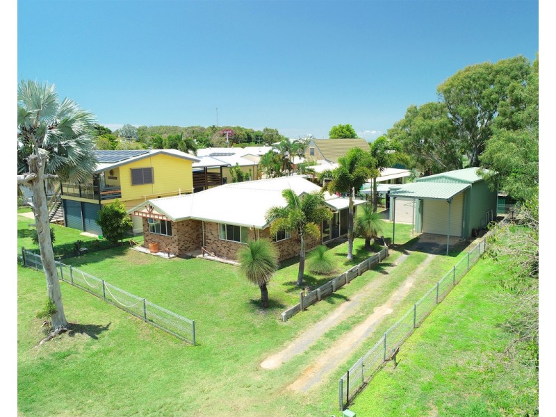 6 Hitchcock Lane, Keppel Sands QLD 4702