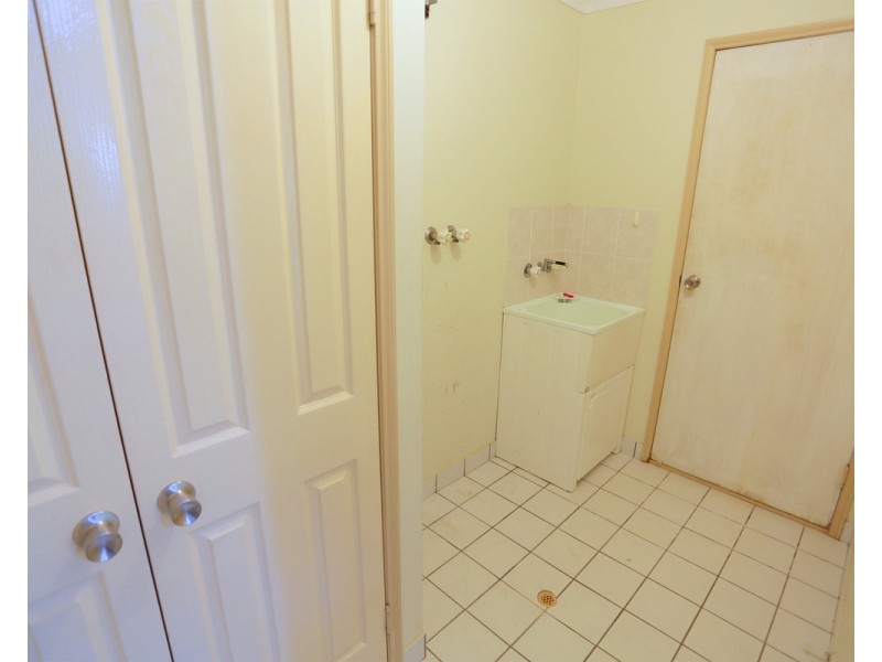 6 Hitchcock Lane, Keppel Sands QLD 4702