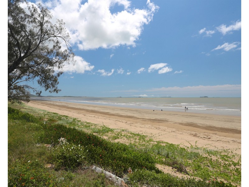 6 Hitchcock Lane, Keppel Sands QLD 4702