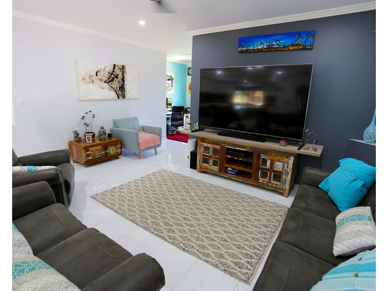 20 Peninsula Place, Rosslyn QLD 4703