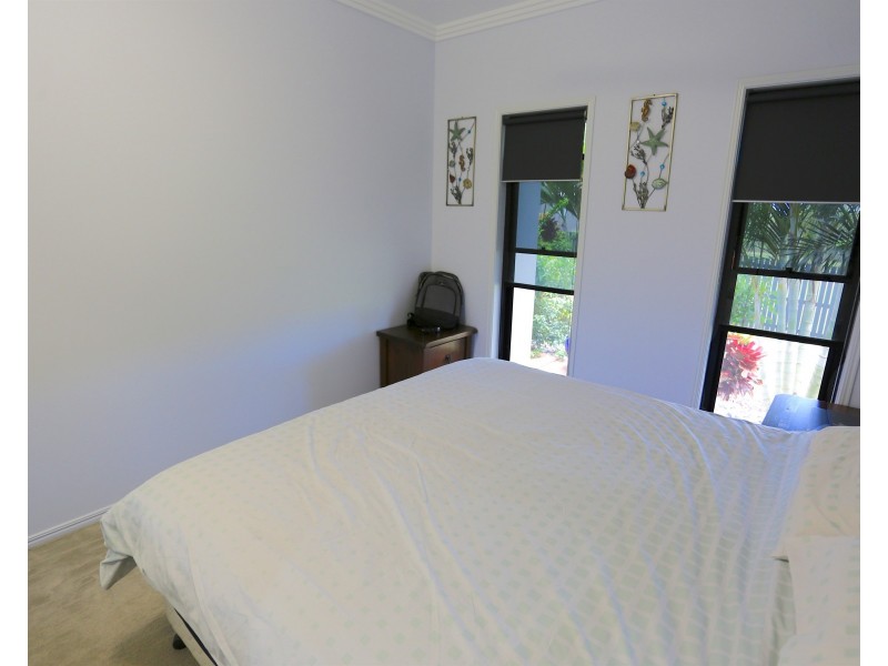 20 Peninsula Place, Rosslyn QLD 4703