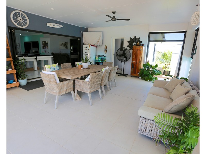 20 Peninsula Place, Rosslyn QLD 4703