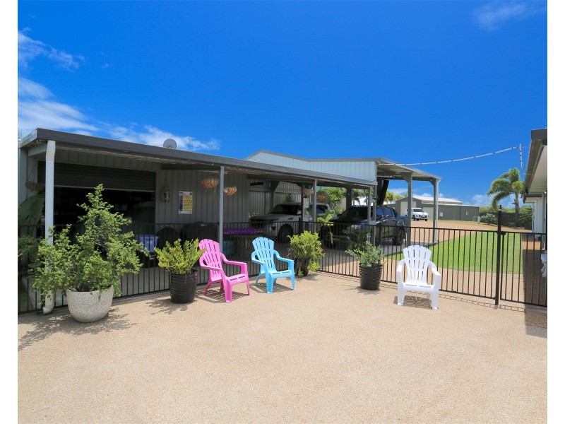 20 Peninsula Place, Rosslyn QLD 4703
