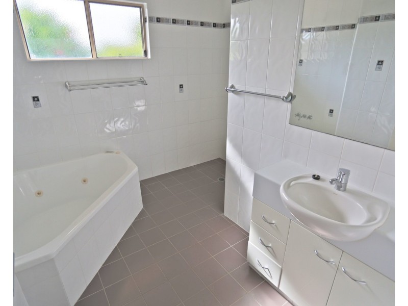 29 Nerita Avenue, Emu Park QLD 4710