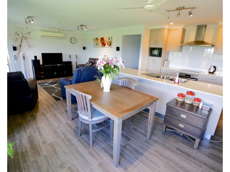 2 Eagle Heights, Zilzie QLD 4710