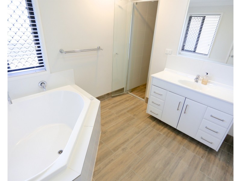 2 Eagle Heights, Zilzie QLD 4710