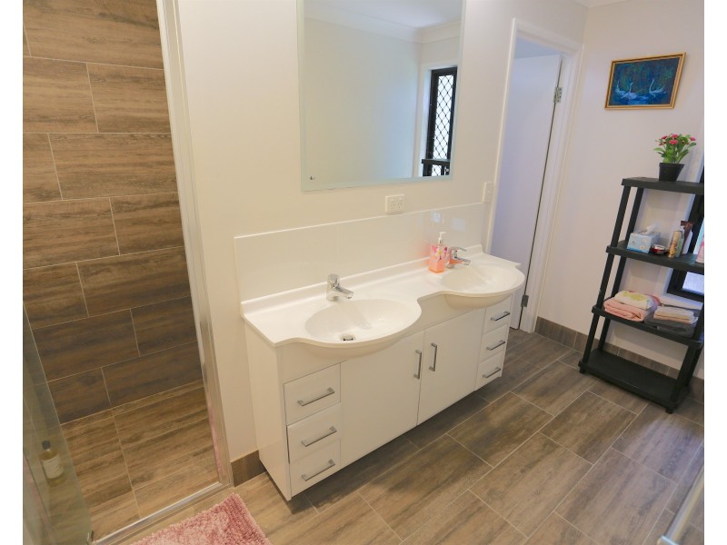 2 Eagle Heights, Zilzie QLD 4710