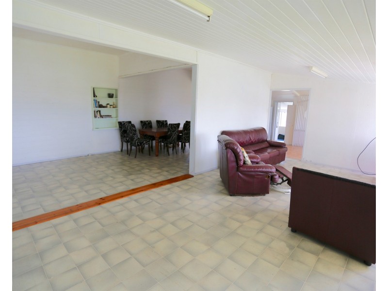 16 Bright Street, Emu Park QLD 4710