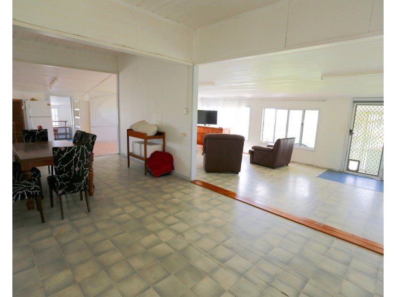 16 Bright Street, Emu Park QLD 4710