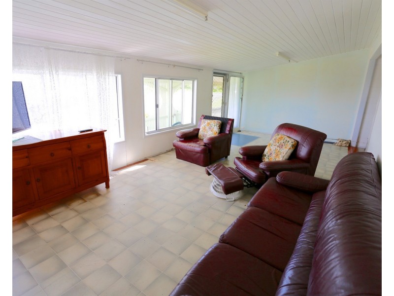 16 Bright Street, Emu Park QLD 4710
