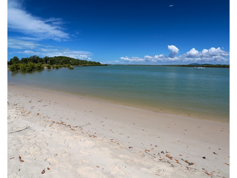 16 Timbers Beach Road, Zilzie QLD 4710