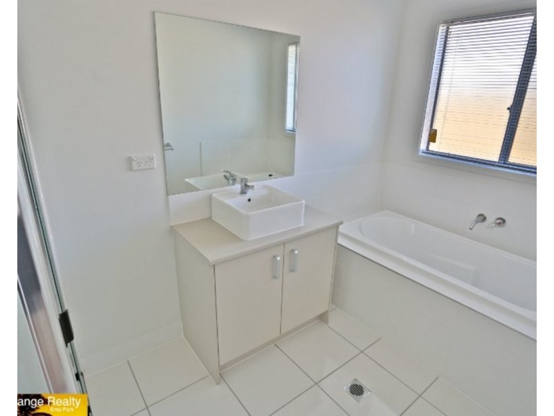 8 Waterpark Drive, Mulambin QLD 4703