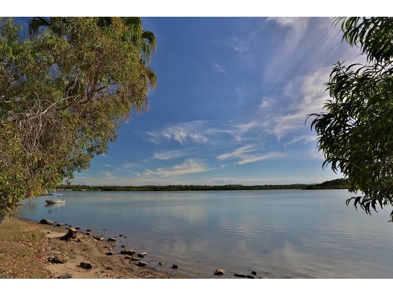 27 Ware Avenue, Causeway Lake QLD 4703