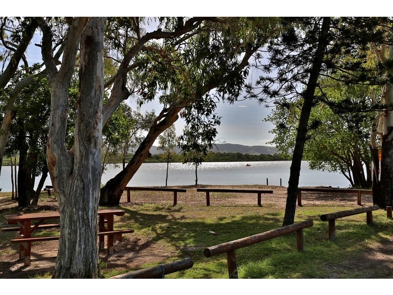 27 Ware Avenue, Causeway Lake QLD 4703
