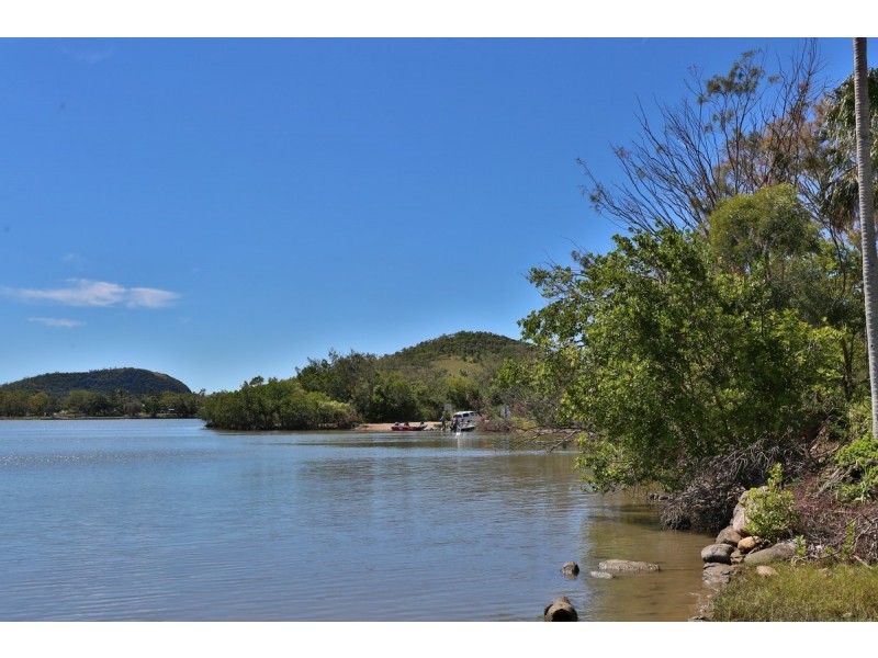 780 Scenic Highway, Kinka Beach QLD 4703