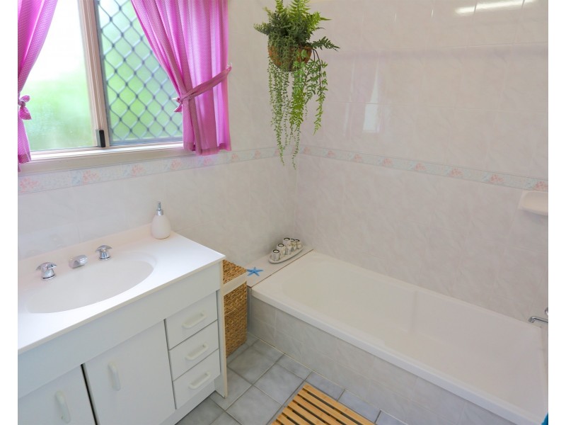 64 Bright Street, Emu Park QLD 4710