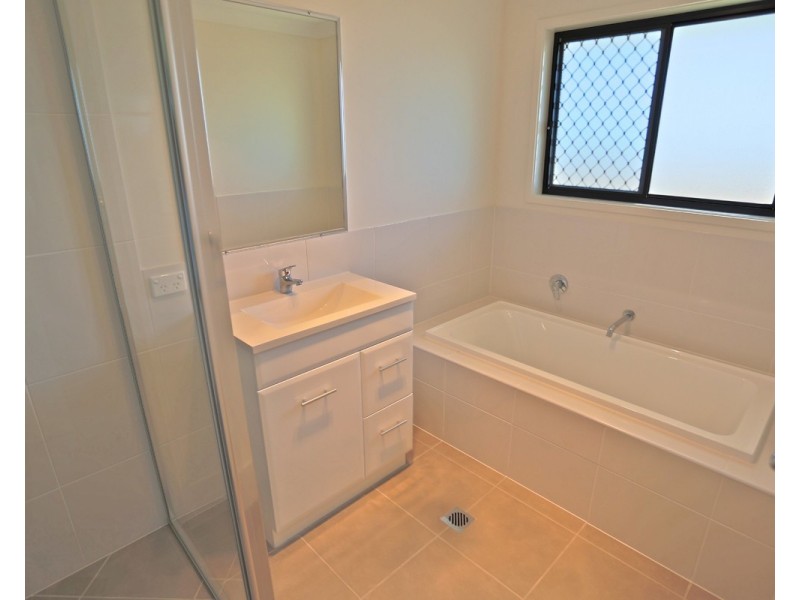 8 Barclay Avenue, Zilzie QLD 4710