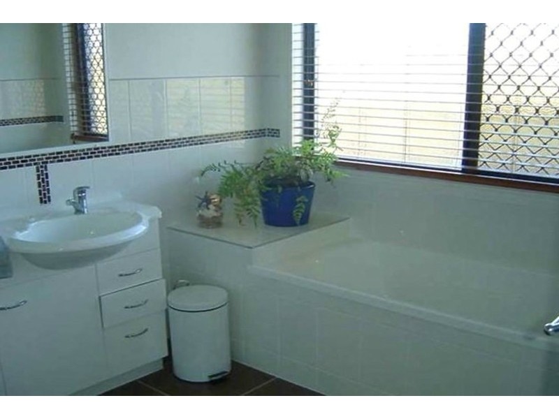 52 Paradise Way, Emu Park QLD 4710