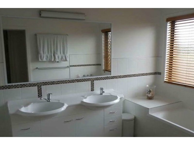 52 Paradise Way, Emu Park QLD 4710