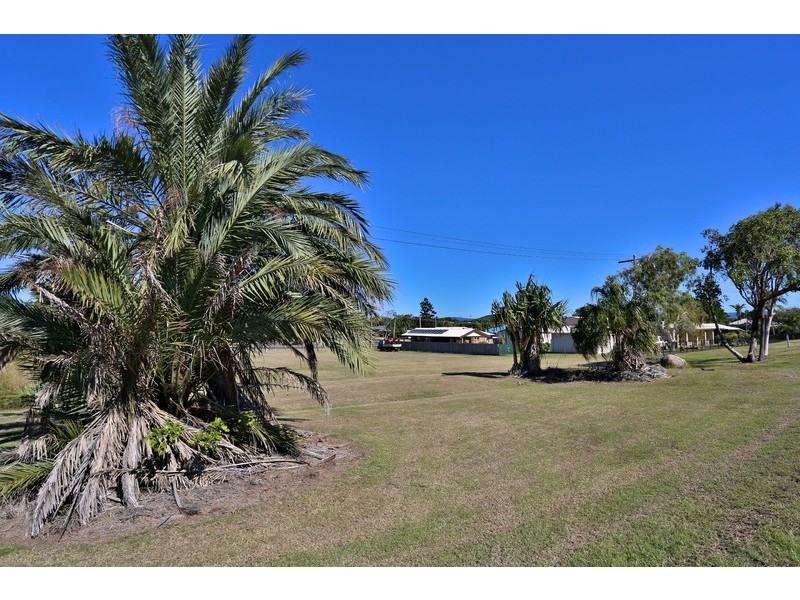 62 Hill Street, Emu Park QLD 4710