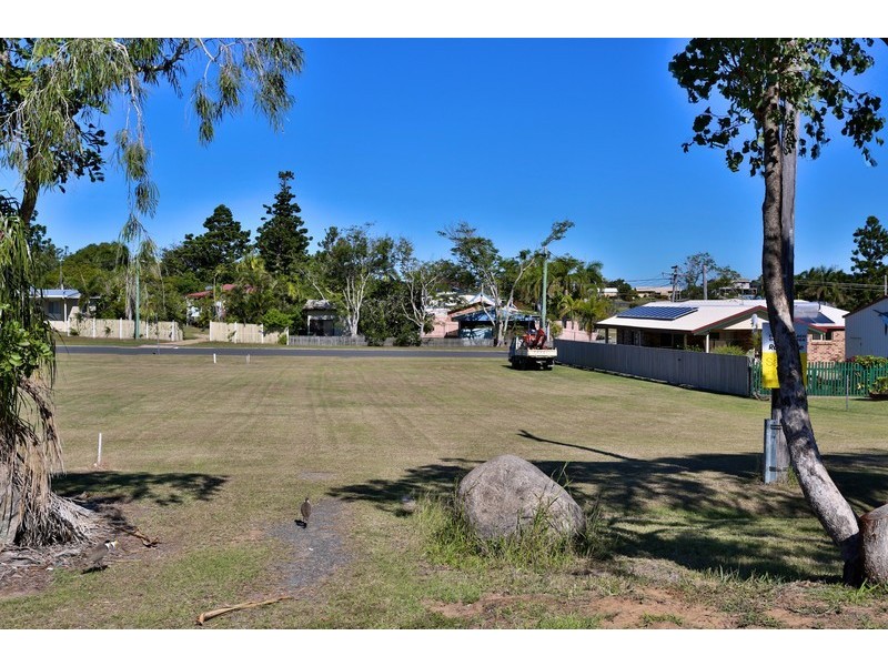 62 Hill Street, Emu Park QLD 4710