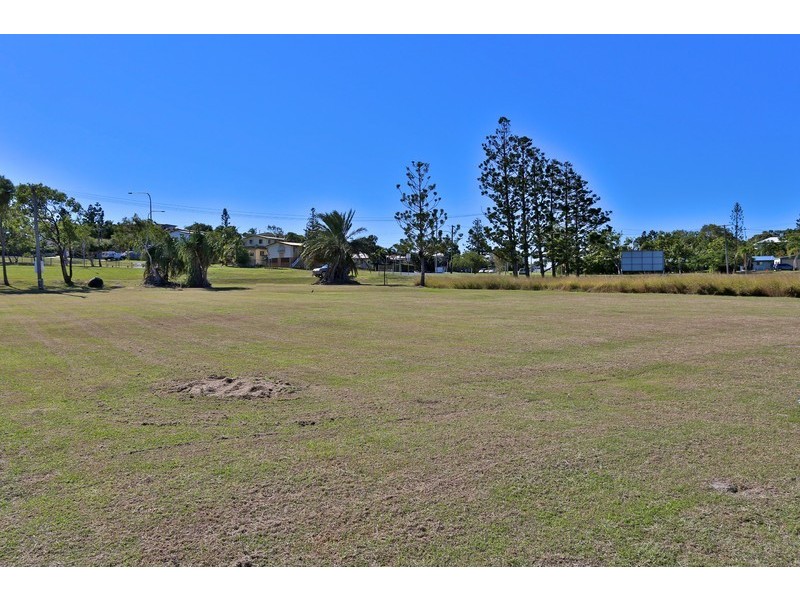 62 Hill Street, Emu Park QLD 4710