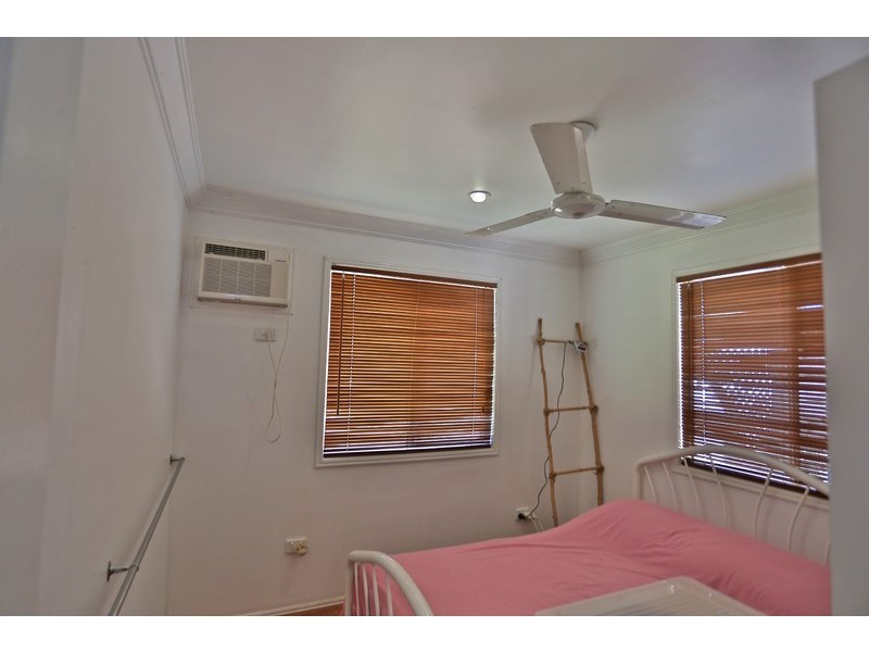 4 Meadow Street, Keppel Sands QLD 4702