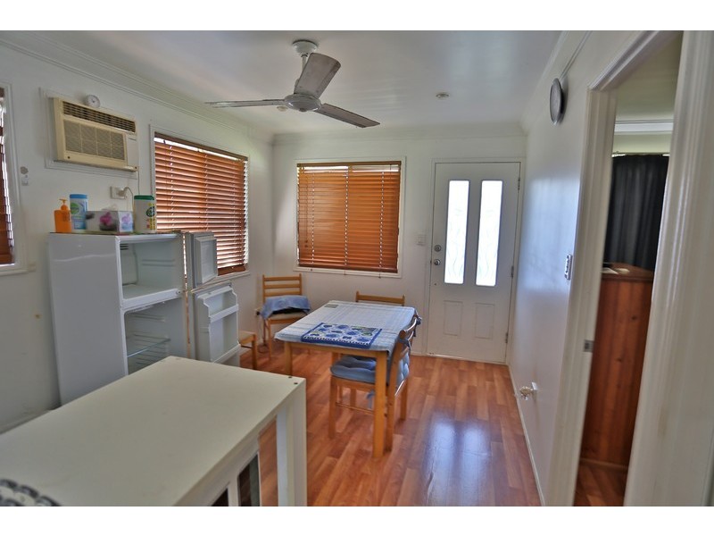 4 Meadow Street, Keppel Sands QLD 4702