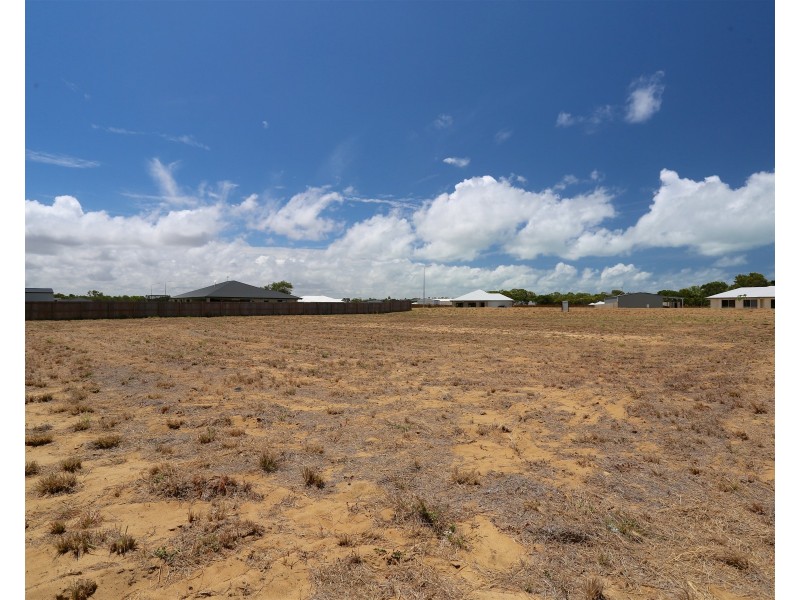 11 Sir Davidson Drive, Kinka Beach QLD 4703