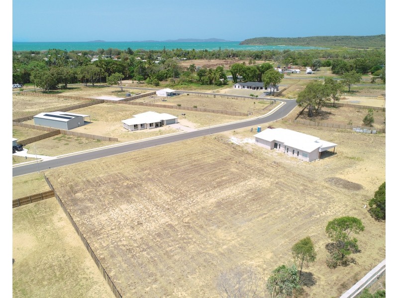 11 Sir Davidson Drive, Kinka Beach QLD 4703