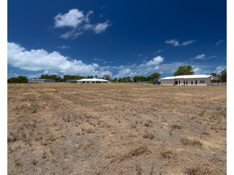 11 Sir Davidson Drive, Kinka Beach QLD 4703