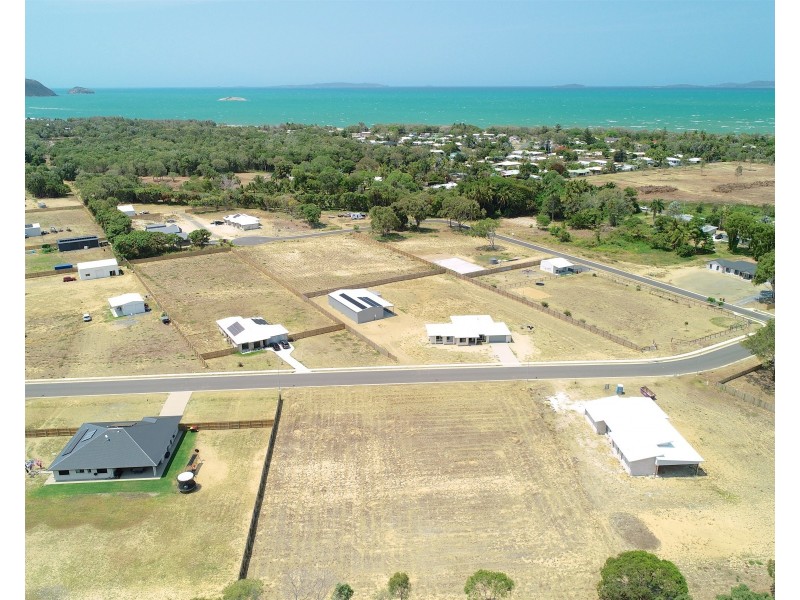 11 Sir Davidson Drive, Kinka Beach QLD 4703