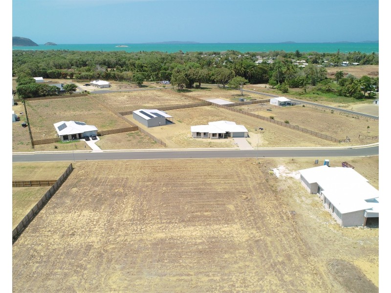 11 Sir Davidson Drive, Kinka Beach QLD 4703