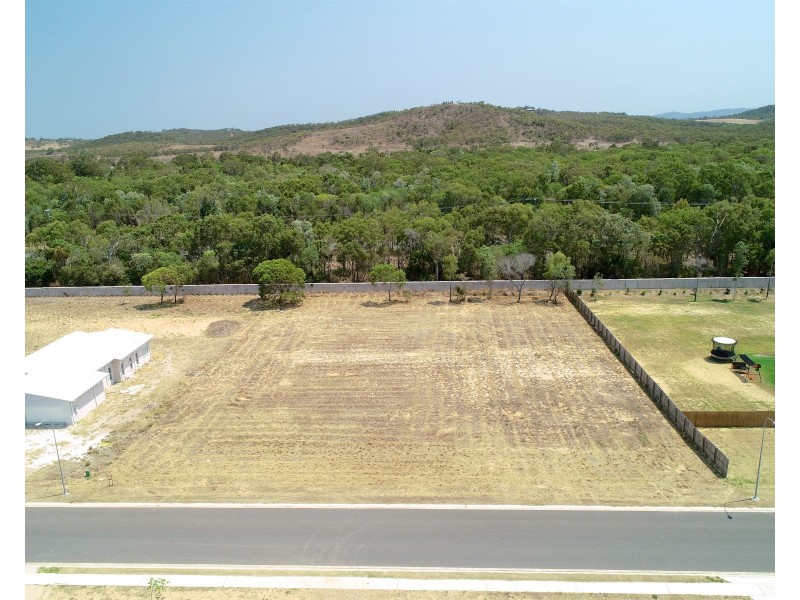 11 Sir Davidson Drive, Kinka Beach QLD 4703