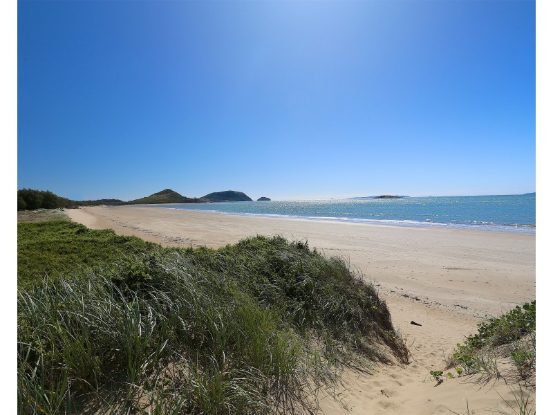 11 Sir Davidson Drive, Kinka Beach QLD 4703