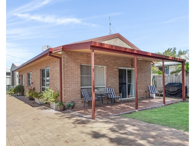 2 Dingwall Street, Keppel Sands QLD 4702