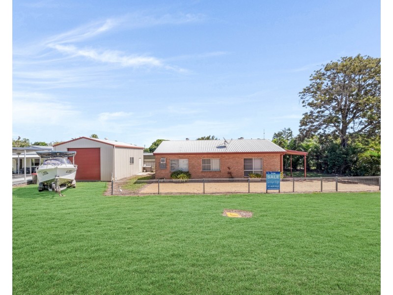 2 Dingwall Street, Keppel Sands QLD 4702