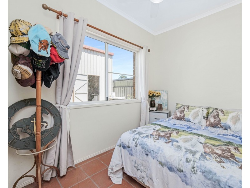 2 Dingwall Street, Keppel Sands QLD 4702