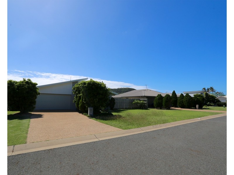 19 Beachside Circuit, Mulambin QLD 4703