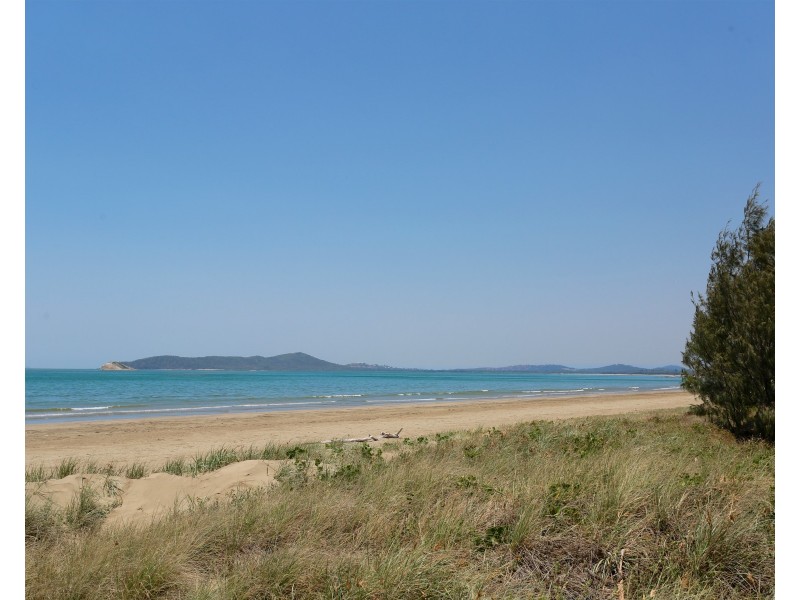 19 Beachside Circuit, Mulambin QLD 4703