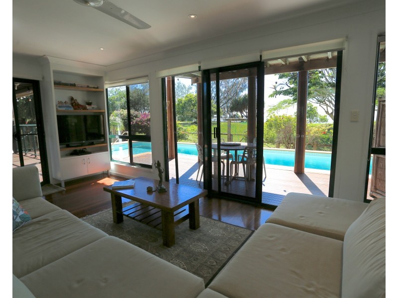 140 Schofield Parade, Keppel Sands QLD 4702